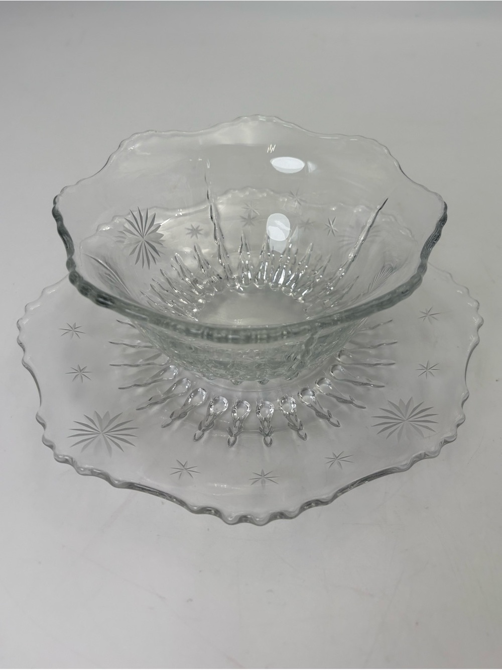 Vintage Scalloped Serving Bowl and Plate with MCM Starburst Pattern - Picture 2 of 13